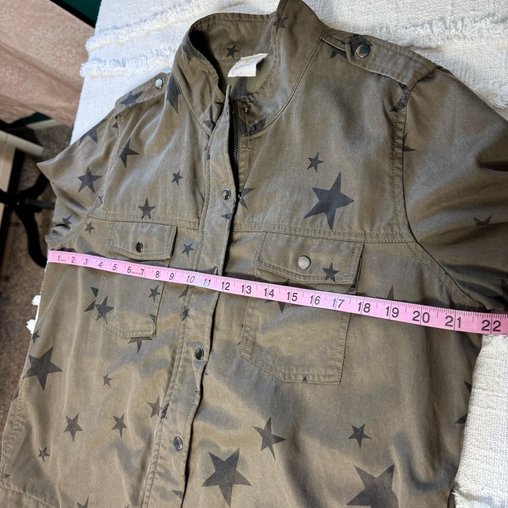 By Together Army Green Military Style Jacket Green w/ Black Stars Sz Large - Picture 7 of 9